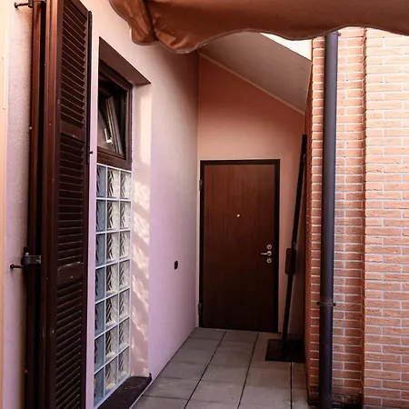 Terrace Overlooking Forum & Metro Apartment *
