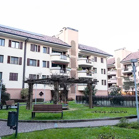 Terrace Overlooking Forum & Metro * Assago